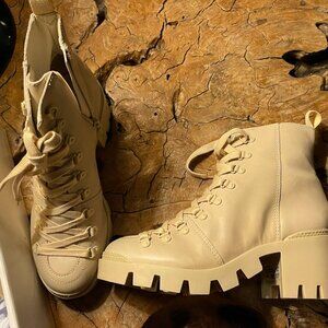 Schutz Women's Xayane‎ Lace Up Heeled Leather Boots| Spring Beige| Sz 10B| NWOB